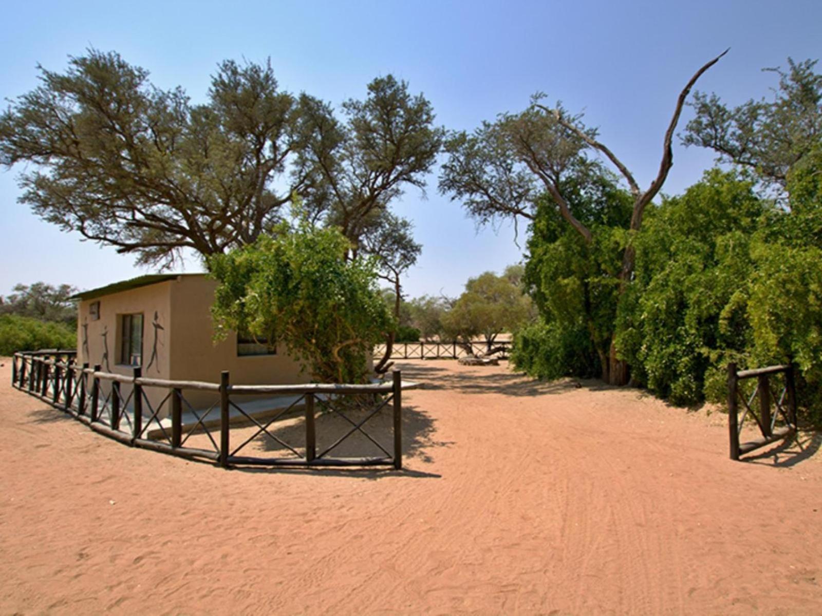 Brandberg White Lady Lodge Uis Exterior photo